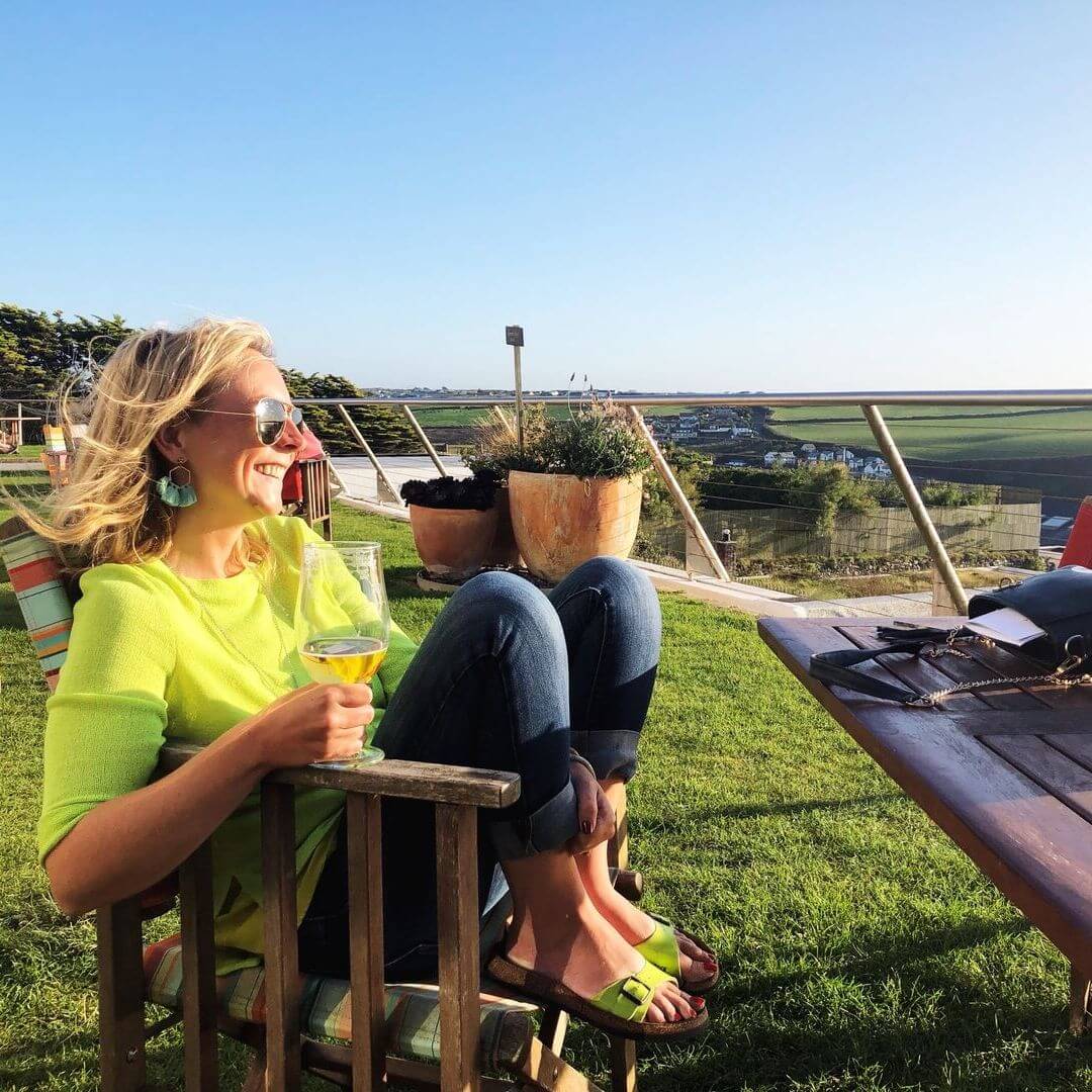 karen quinn at the bedruthan hotel outdoor terrace