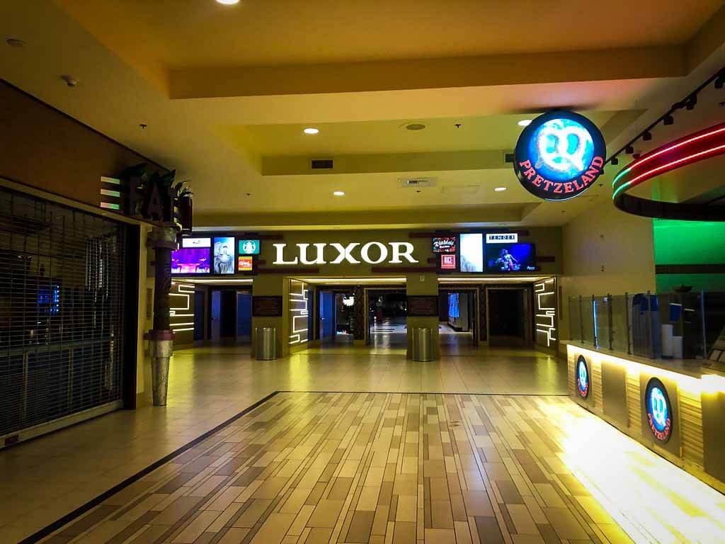 How to get to Nb Las Vegas at Luxor / Mandalay Bay in Paradise by Bus?